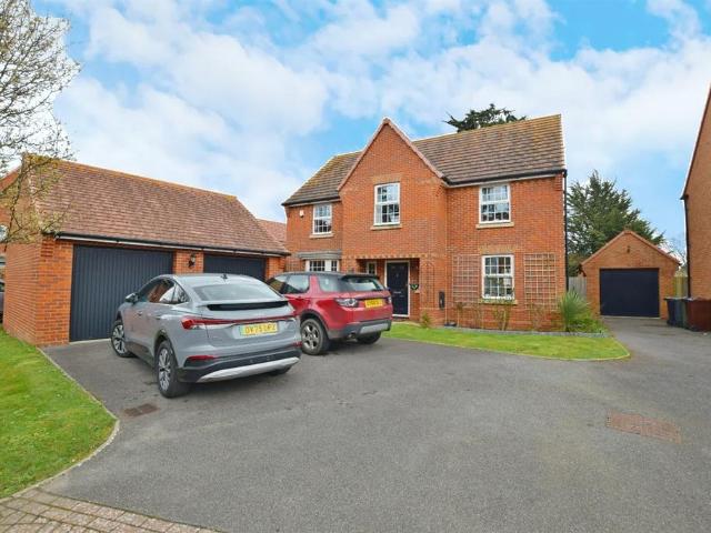 5 bedroom detached house to rent