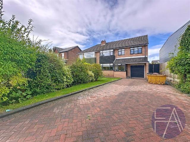 5 bedroom detached house to rent