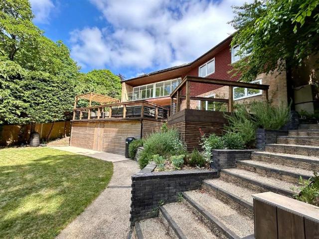 5 bedroom detached house to rent