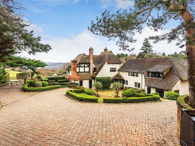 5 bedroom detached house to rent