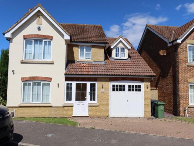 5 bedroom detached house to rent