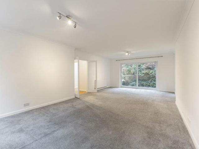 5 bedroom detached house to rent