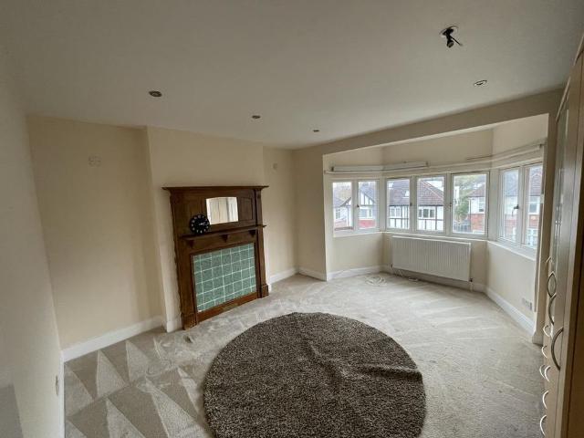 5 bedroom detached house to rent