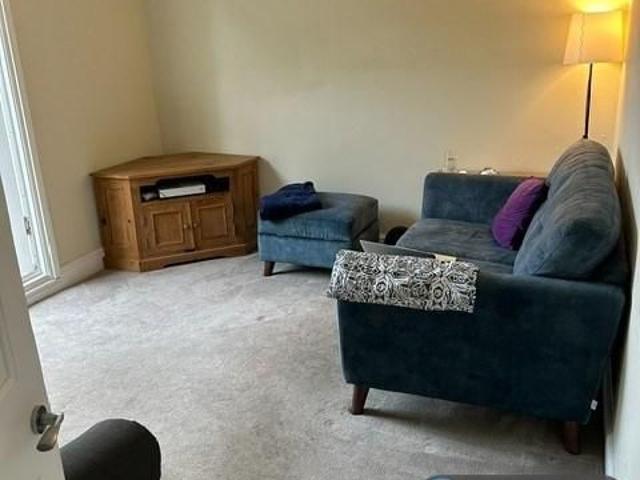 5 bedroom detached house to rent