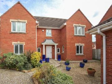 Cheltenham, Gloucestershire county, Southdowns