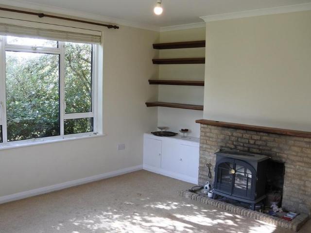 5 bedroom detached house to rent