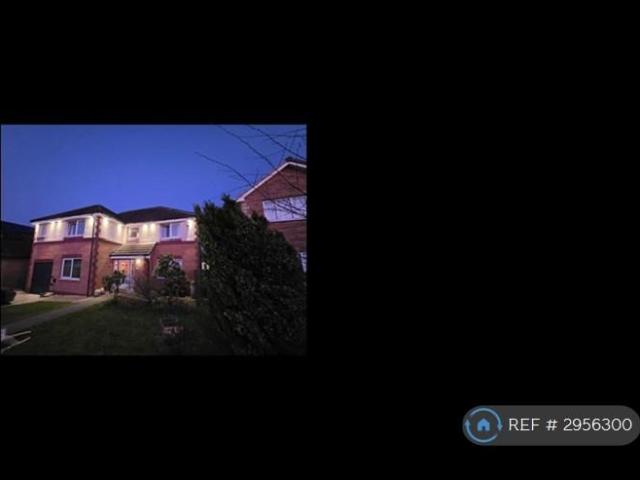 5 bedroom detached house to rent