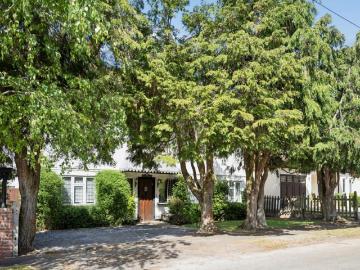 5 bedroom detached house to rent