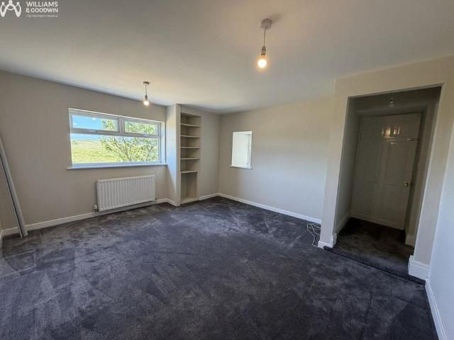 5 bedroom detached house to rent