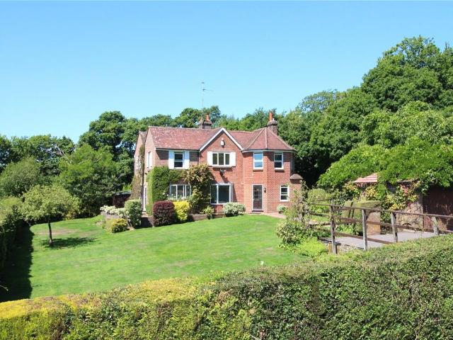 5 bedroom detached house to rent