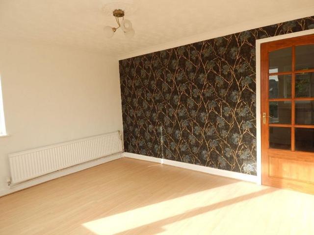 5 bedroom detached house to rent