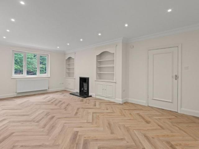 5 bedroom detached house to rent