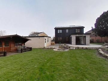 5 bedroom detached house to rent