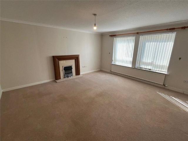 5 bedroom detached house to rent