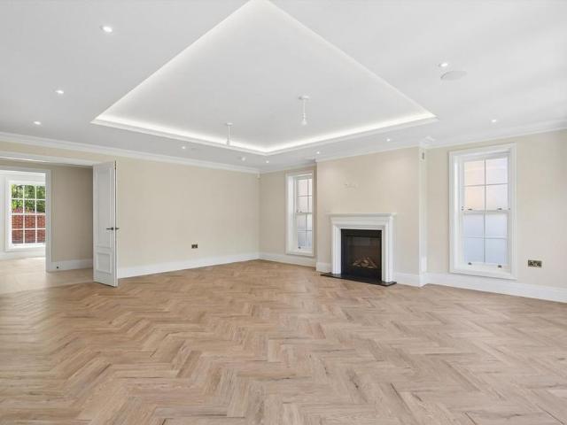 5 bedroom detached house to rent