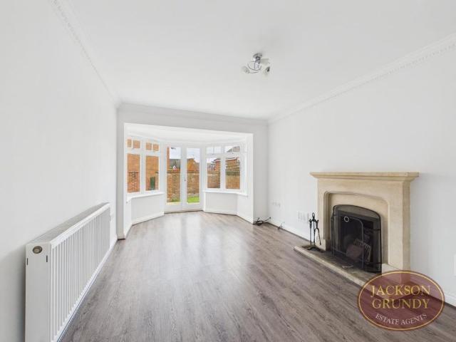 5 bedroom detached house to rent