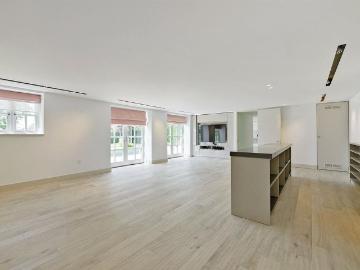 5 bedroom detached house to rent