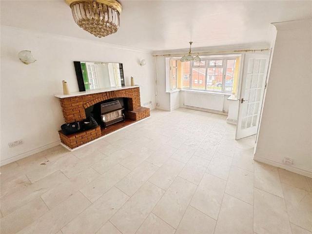 5 bedroom detached house to rent