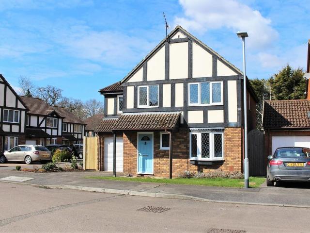 5 bedroom detached house to rent