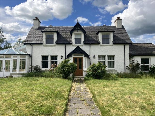 5 bedroom detached house to rent