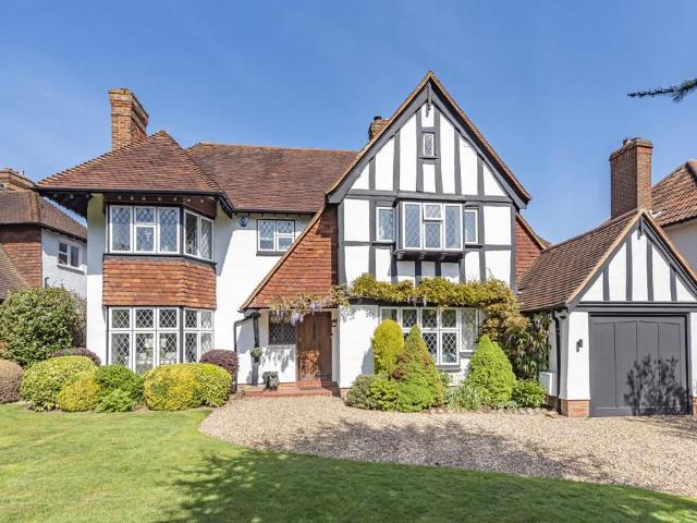 5 bedroom detached house to rent