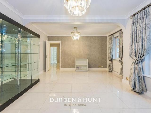 5 bedroom detached house to rent