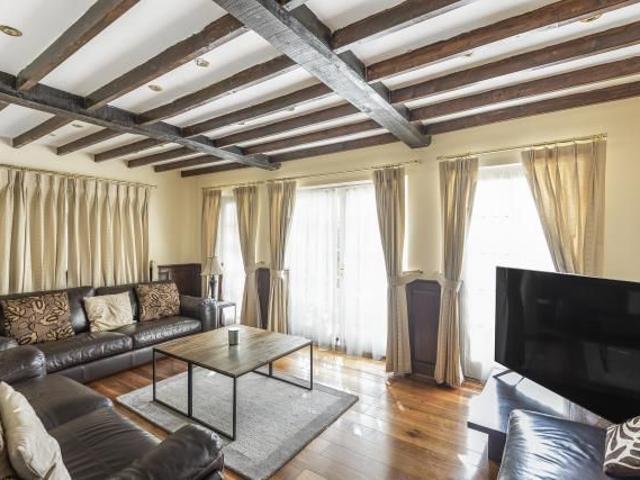 5 bedroom detached house to rent