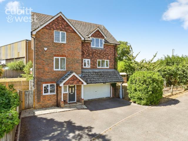5 bedroom detached house to rent