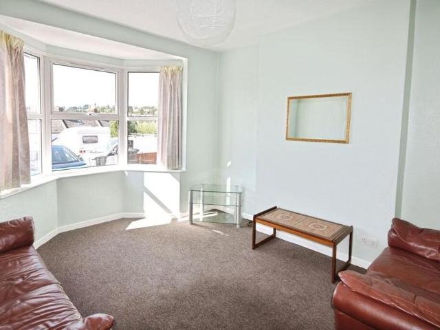 5 bedroom detached house to rent