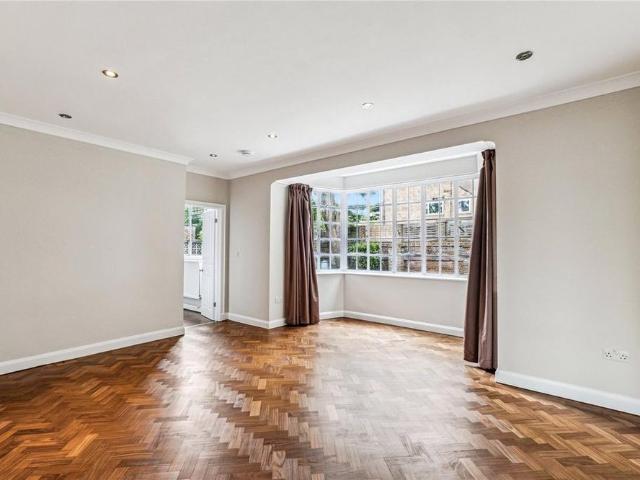 5 bedroom detached house to rent