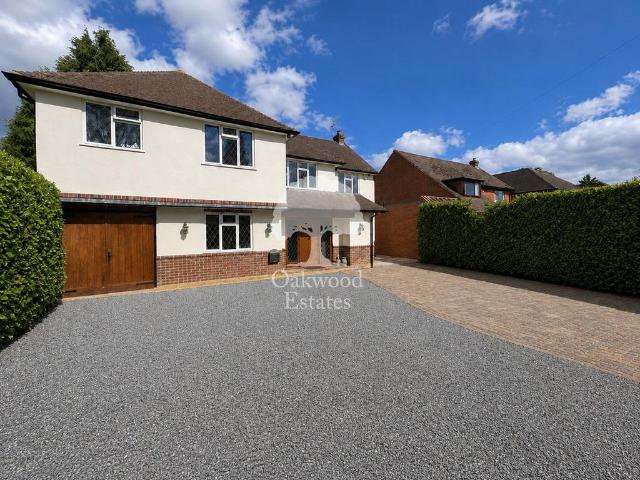 5 bedroom detached house to rent