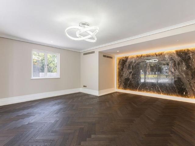 5 bedroom detached house to rent