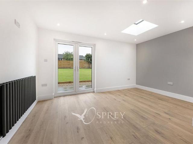 5 bedroom detached house to rent