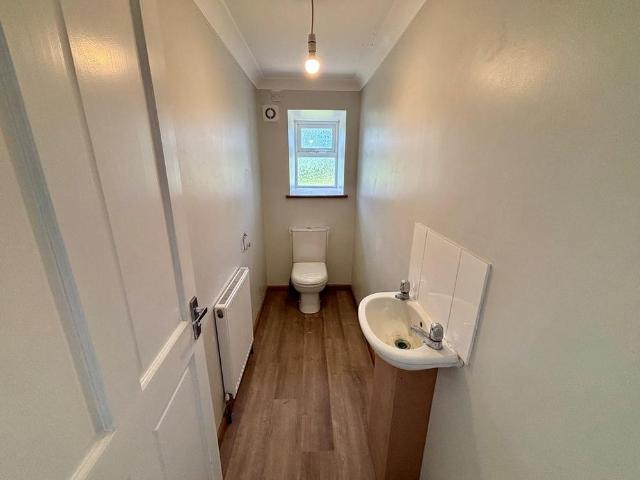 5 bedroom detached house to rent