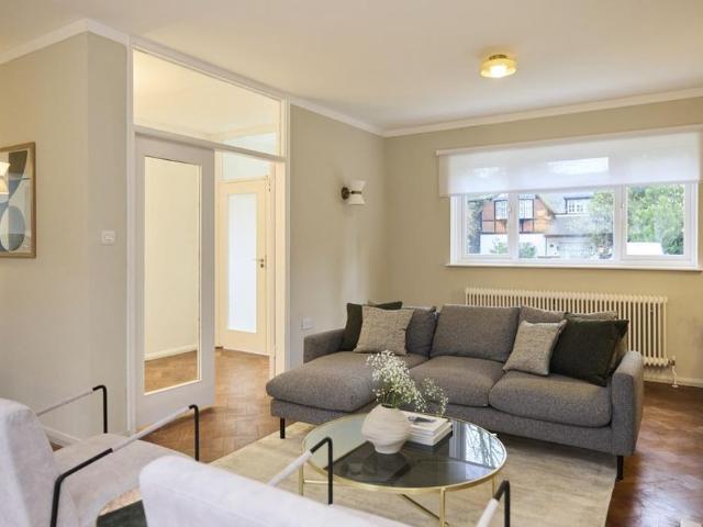5 bedroom detached house to rent