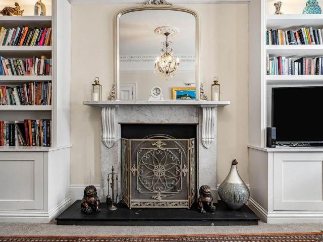 5 bedroom detached house to rent