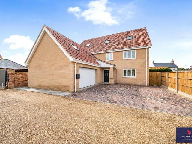 5 bedroom detached house to rent