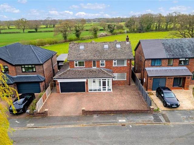 5 bedroom detached house to rent