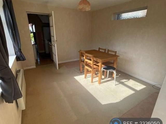 5 bedroom detached house to rent