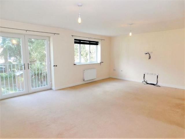 5 bedroom detached house to rent