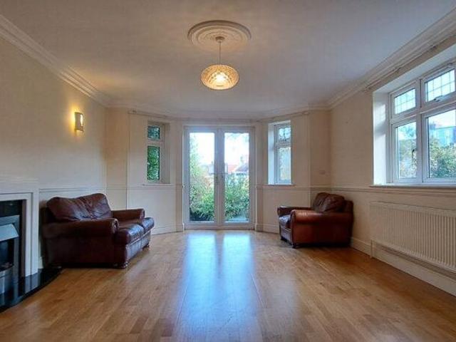 5 bedroom detached house to rent