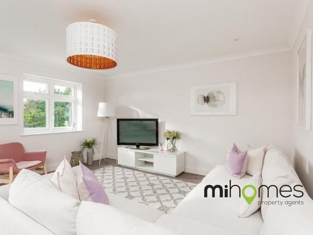 5 bedroom detached house to rent