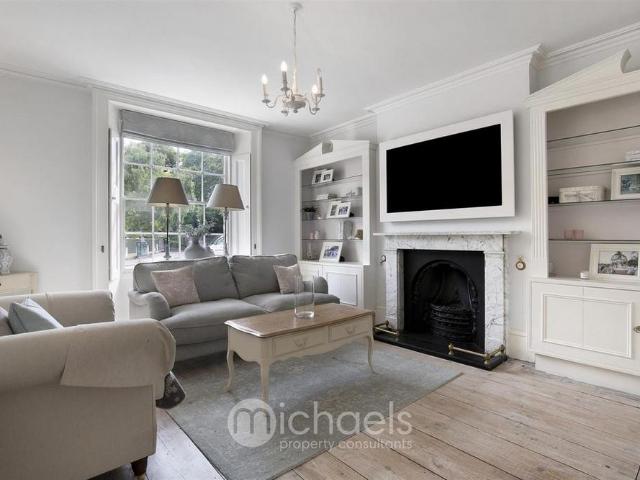 5 bedroom detached house to rent