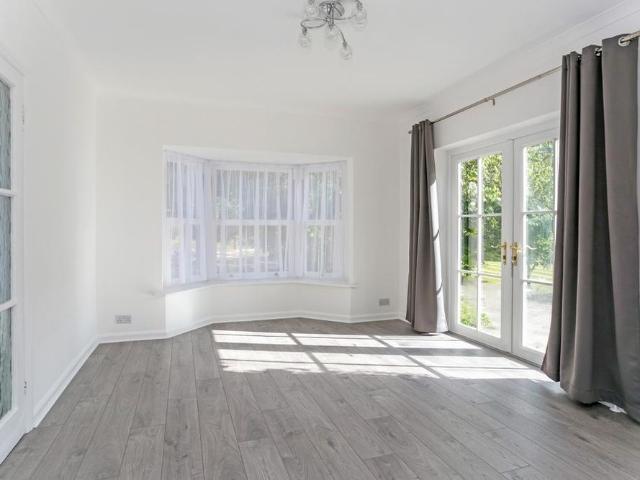 5 bedroom detached house to rent