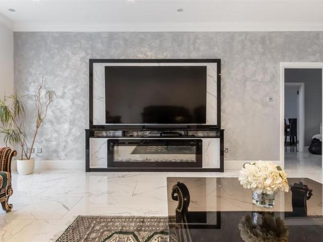 5 bedroom detached house to rent