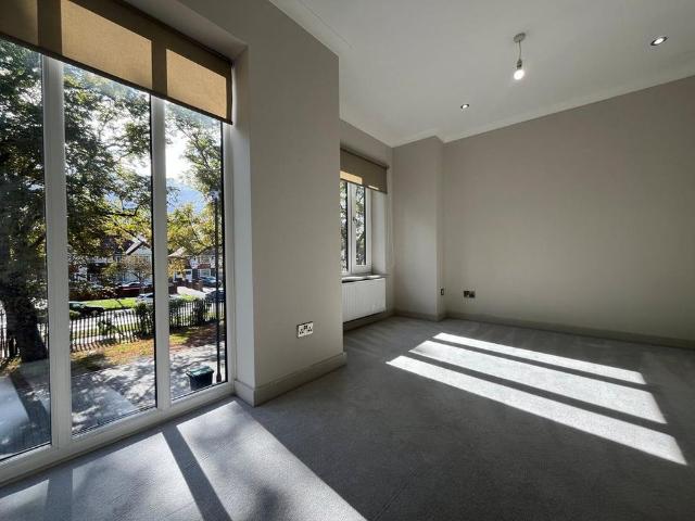 5 bedroom detached house to rent