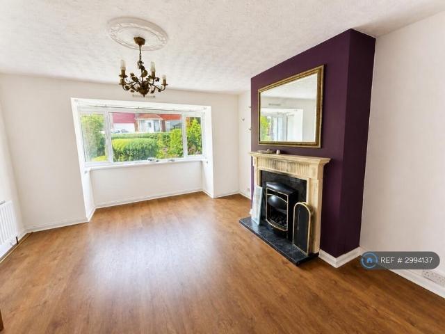 5 bedroom detached house to rent