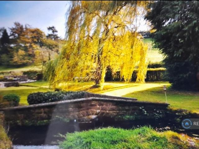 5 bedroom detached house to rent