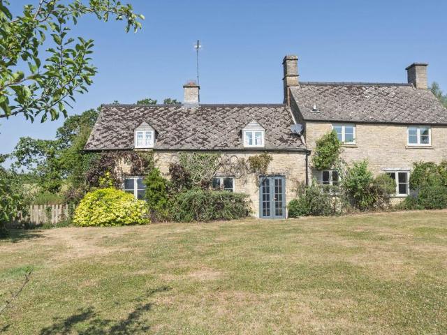 5 bedroom detached house to rent