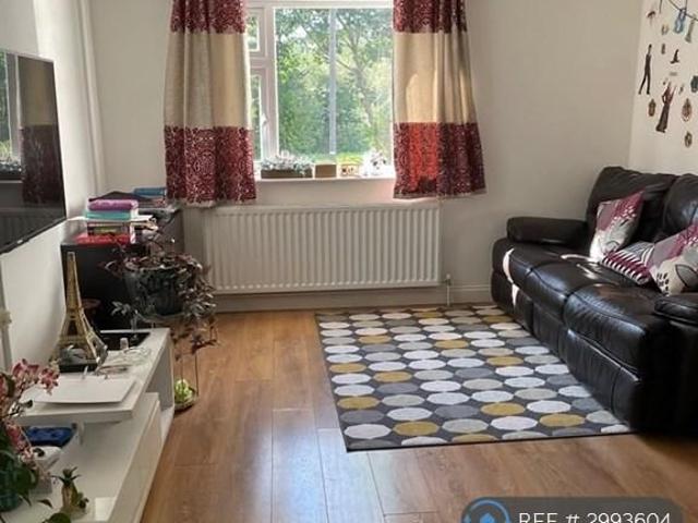 5 bedroom detached house to rent